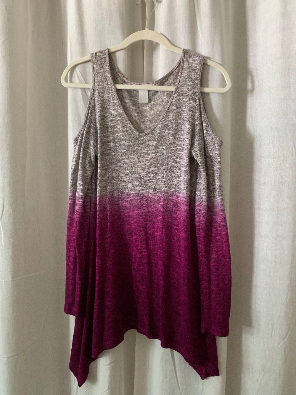 Design History Ombre Cold Shoulder Sharkbite Tunic Top Magenta Gray S